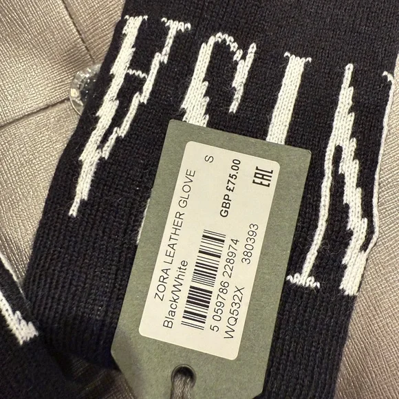 Sold
AllSaints Black and White Knit Leather Gloves - Picture 4 of 5